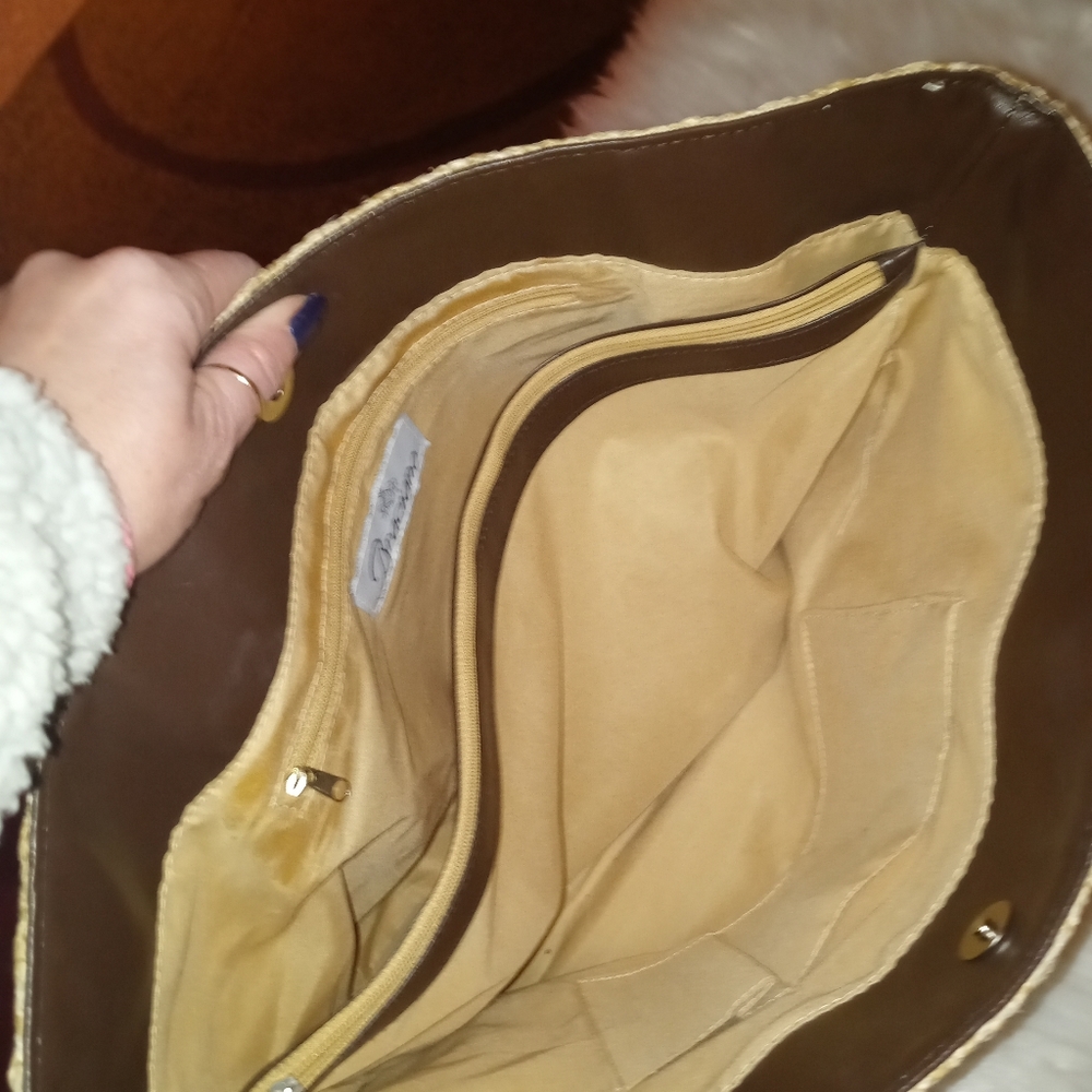 Purse - Picture 2 of 4